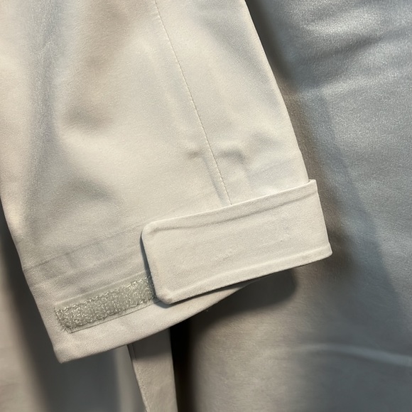 NWT Gray North Face Jacket - Picture 6 of 10